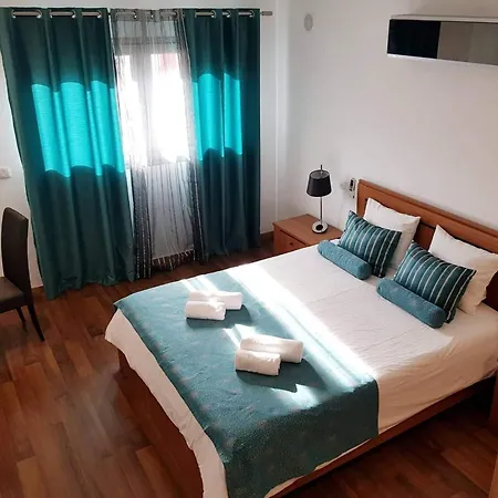 Apartamento T2 Acolhedor C/ Piscina Aquecida Apartment *