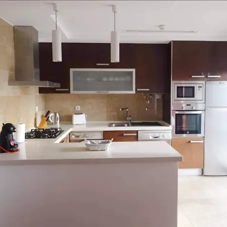 Apartamento T2 Acolhedor C/ Piscina Aquecida Apartment